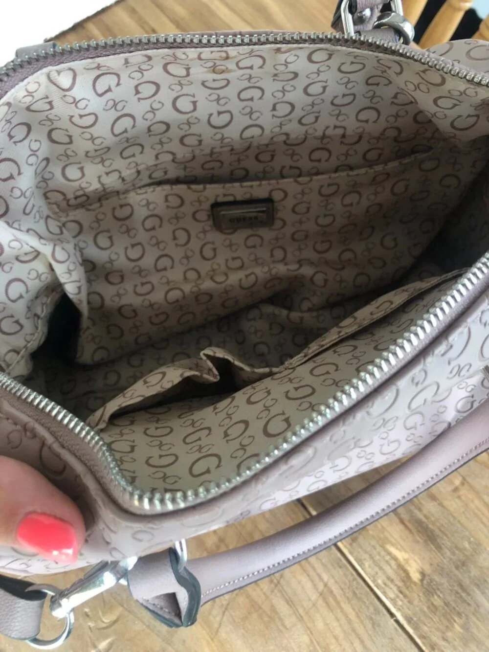 Guess light pink